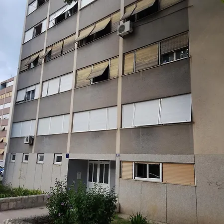 Sweet Apartment Split