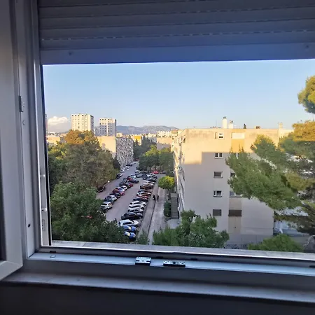 Apartment Sweet Split