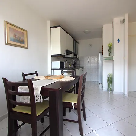 Sweet Apartment *